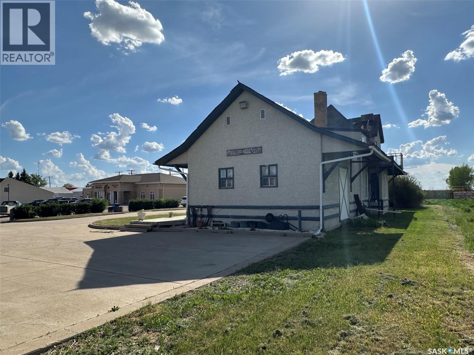 700 Main STREET E - 22