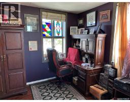 Bedroom - 700 Main Street E, Gravelbourg, SK S0H1X0 Photo 10