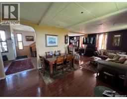 Bedroom - 700 Main Street E, Gravelbourg, SK S0H1X0 Photo 8