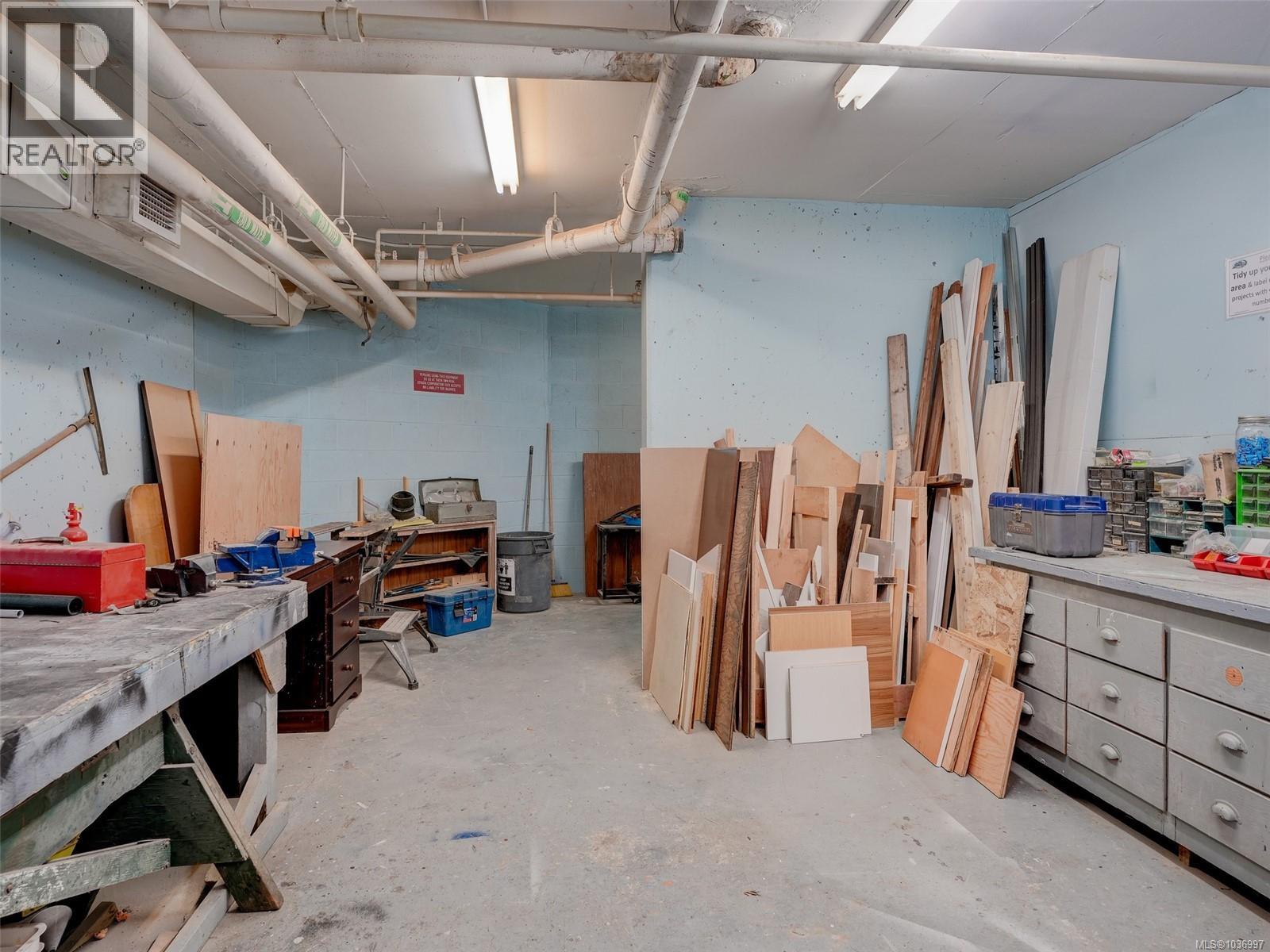#501 327 Maitland St - 23
