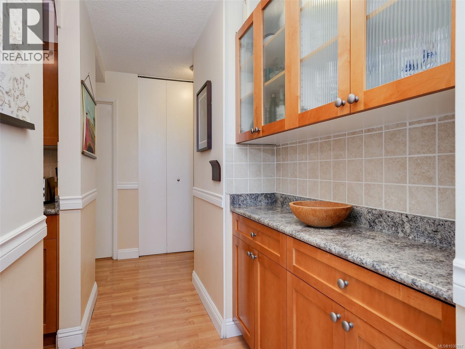#501 327 Maitland St - 7