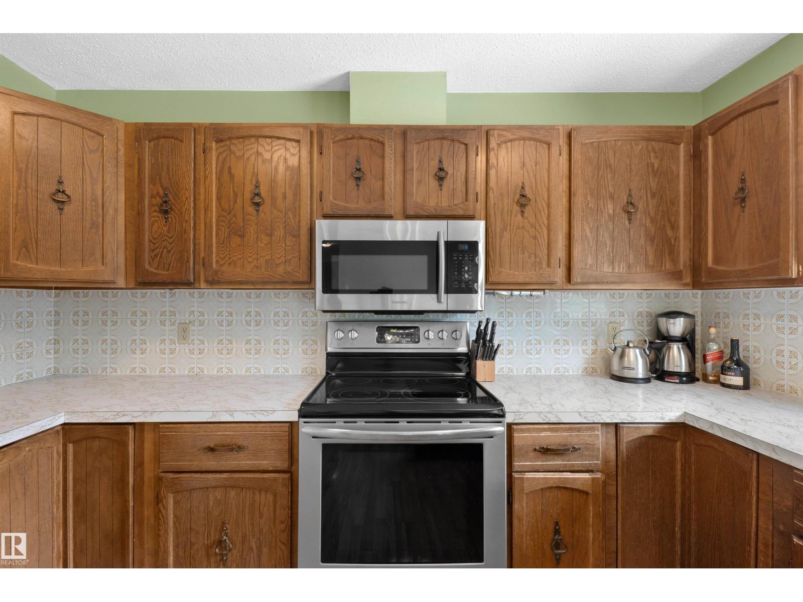 #18 53111 RGE ROAD 21 - 22