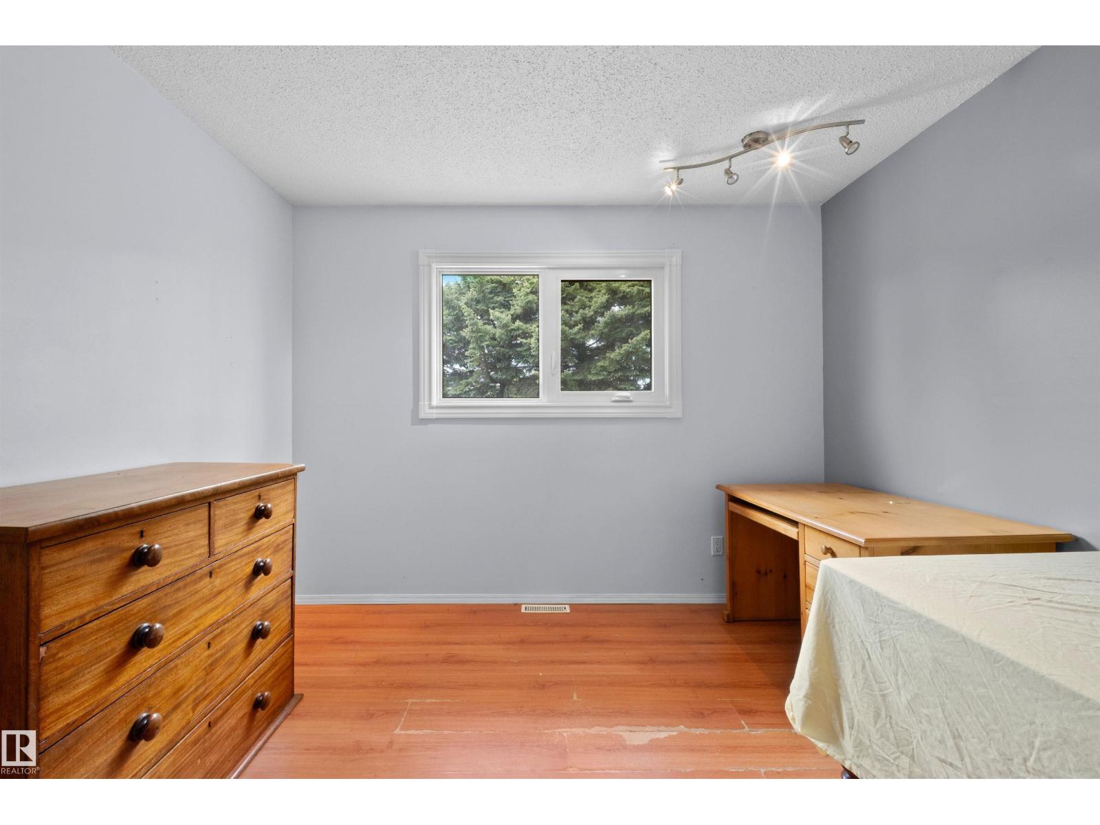 #18 53111 RGE ROAD 21 - 35