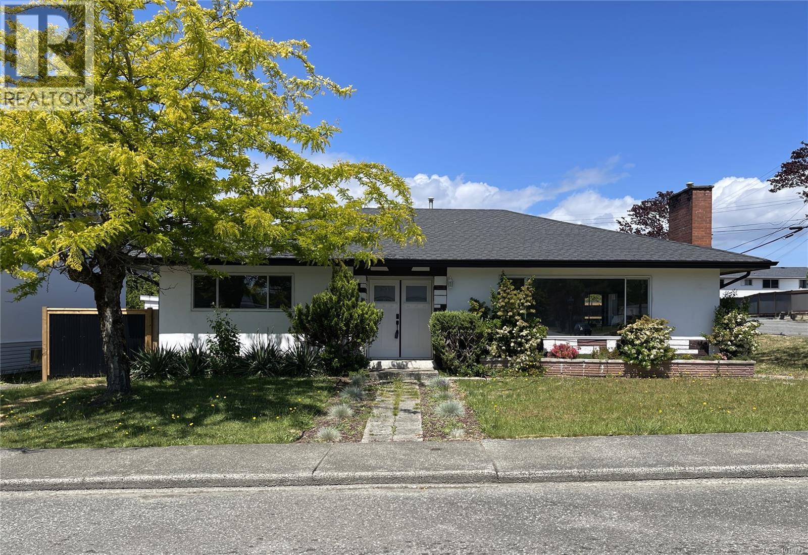 3811 Morton St - 25
