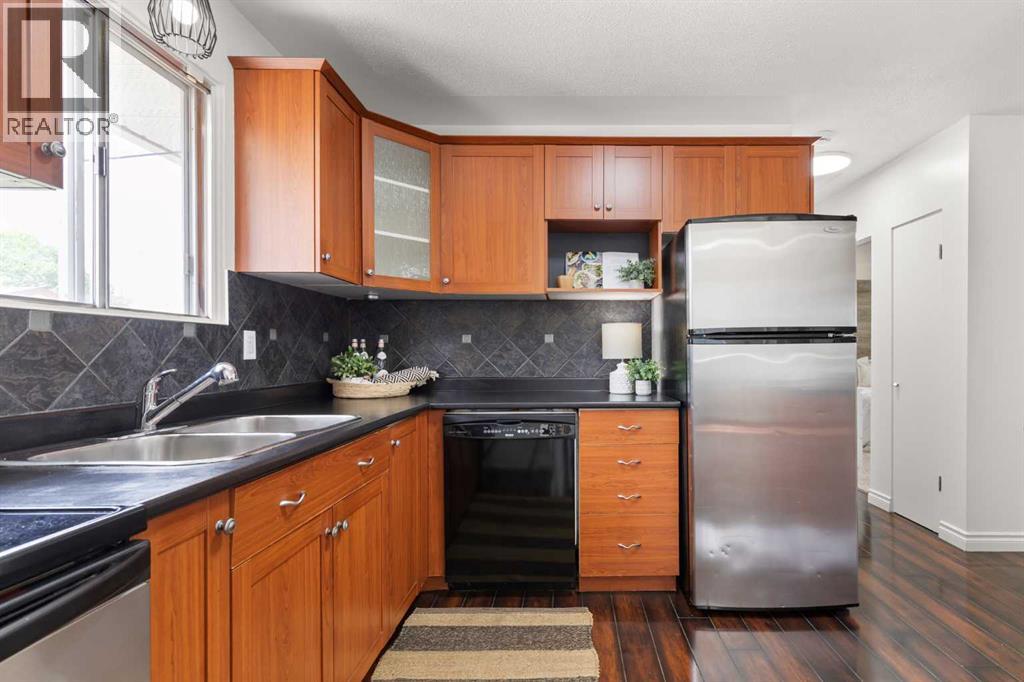 1946 17 Avenue SE - 12