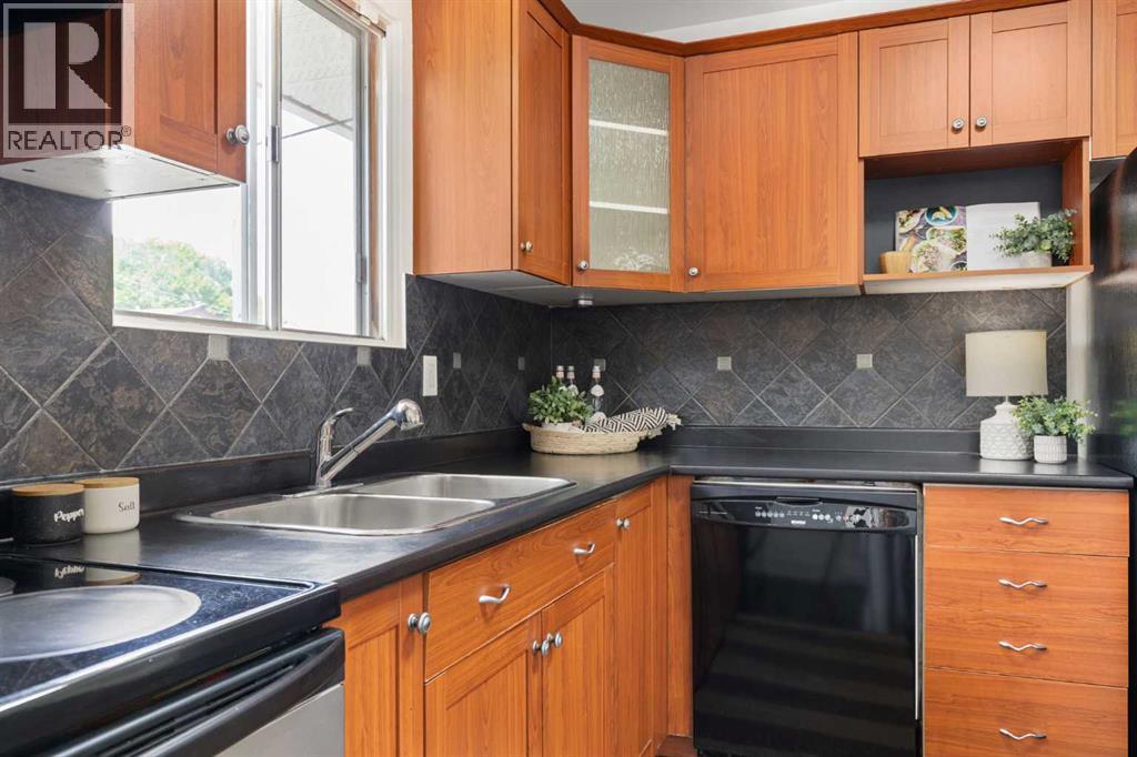 1946 17 Avenue SE - 13