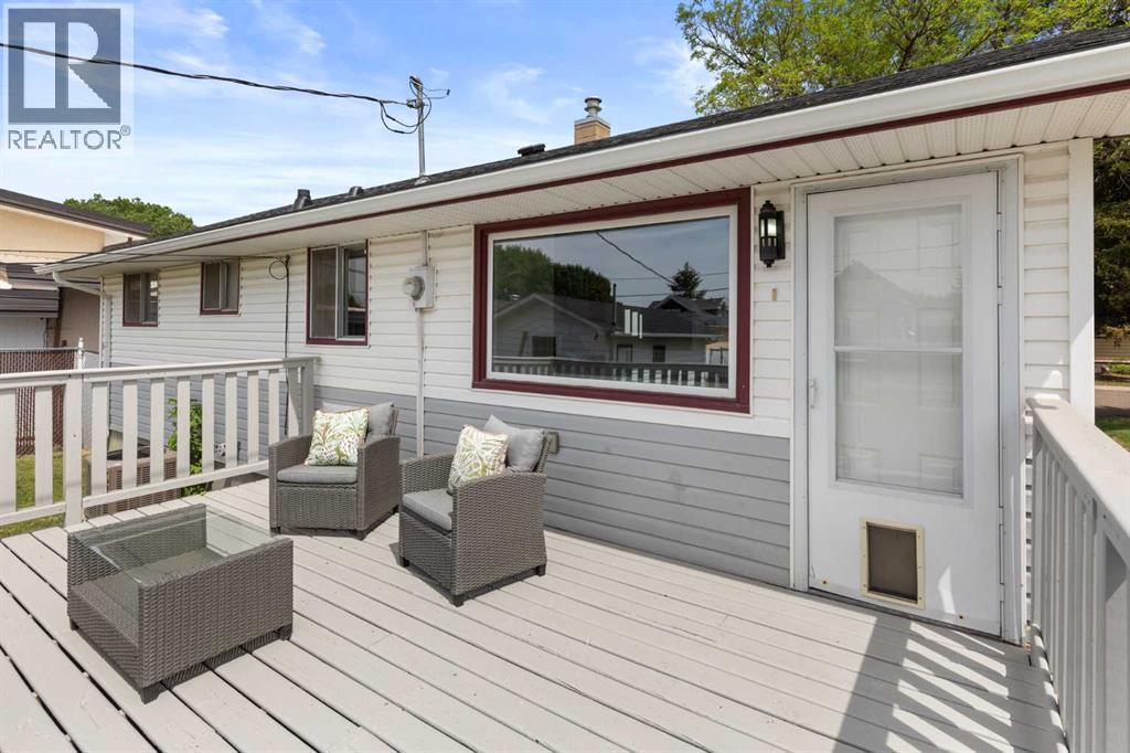 1946 17 Avenue SE - 39