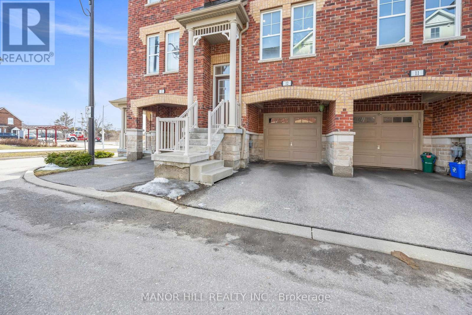#12 10 PORTER AVENUE W - 1