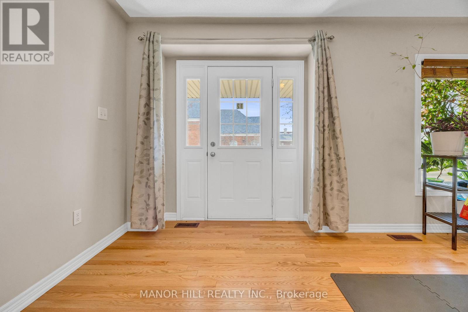 #12 10 PORTER AVENUE W - 35