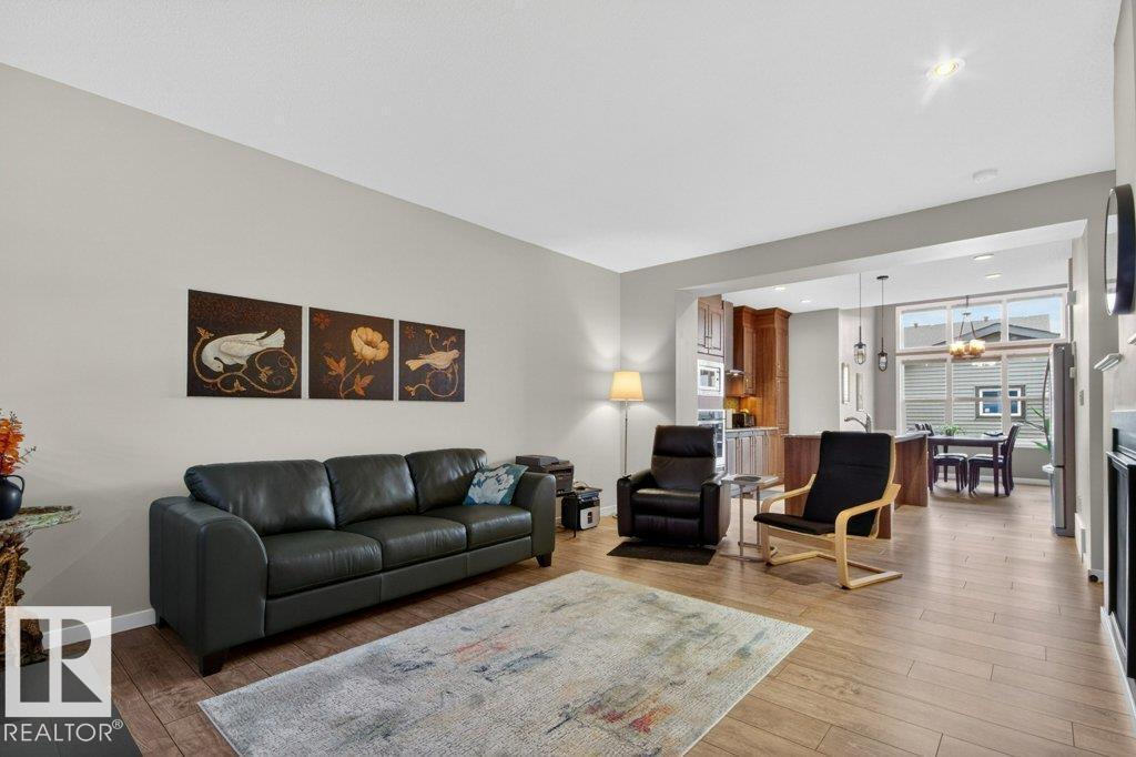 4237 PROWSE WY SW - 4