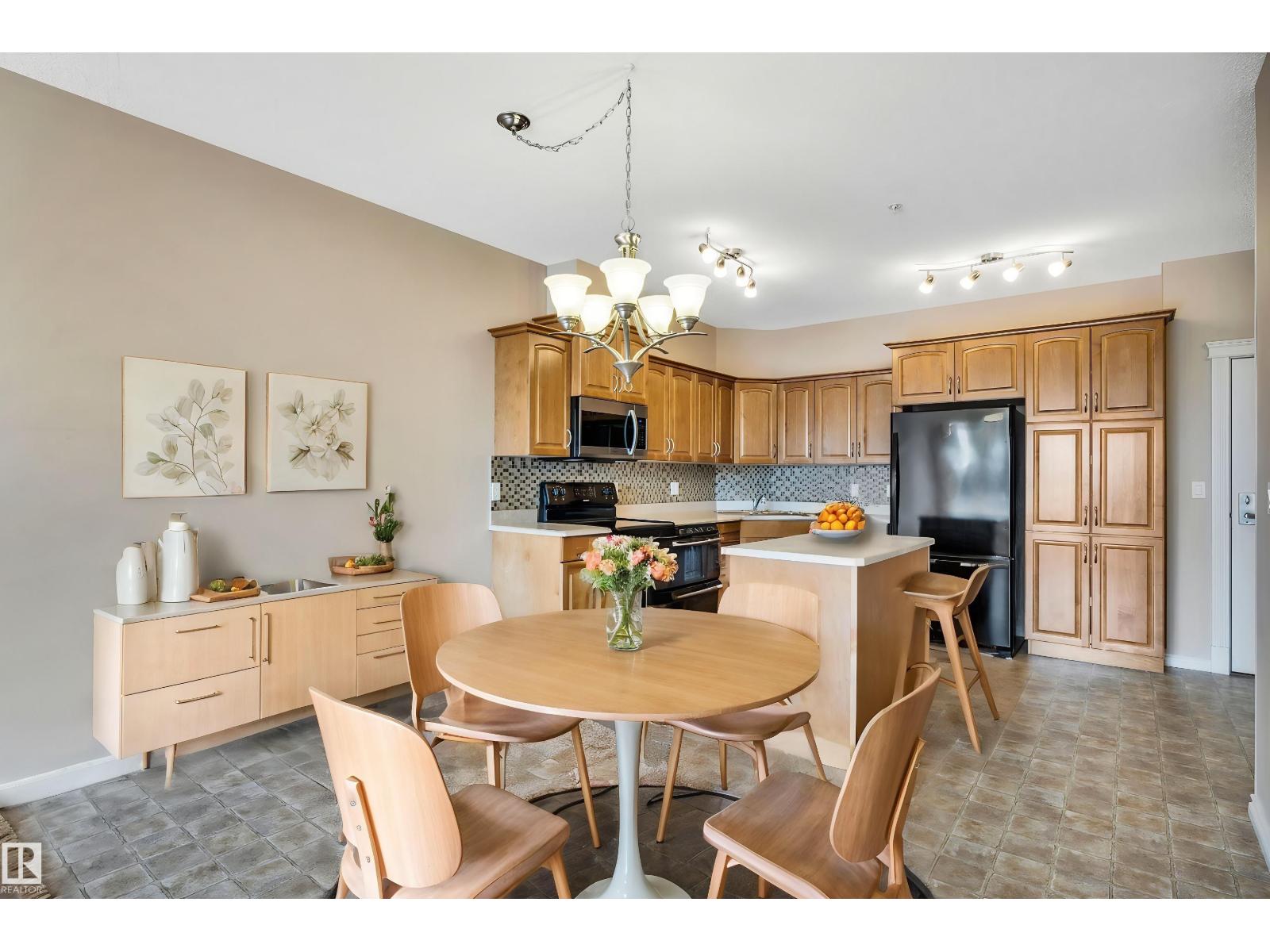 #326 9820 165 ST NW - 42