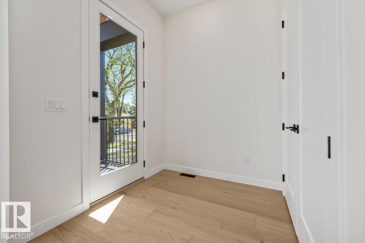 10932 & 10934 132 ST NW - 4