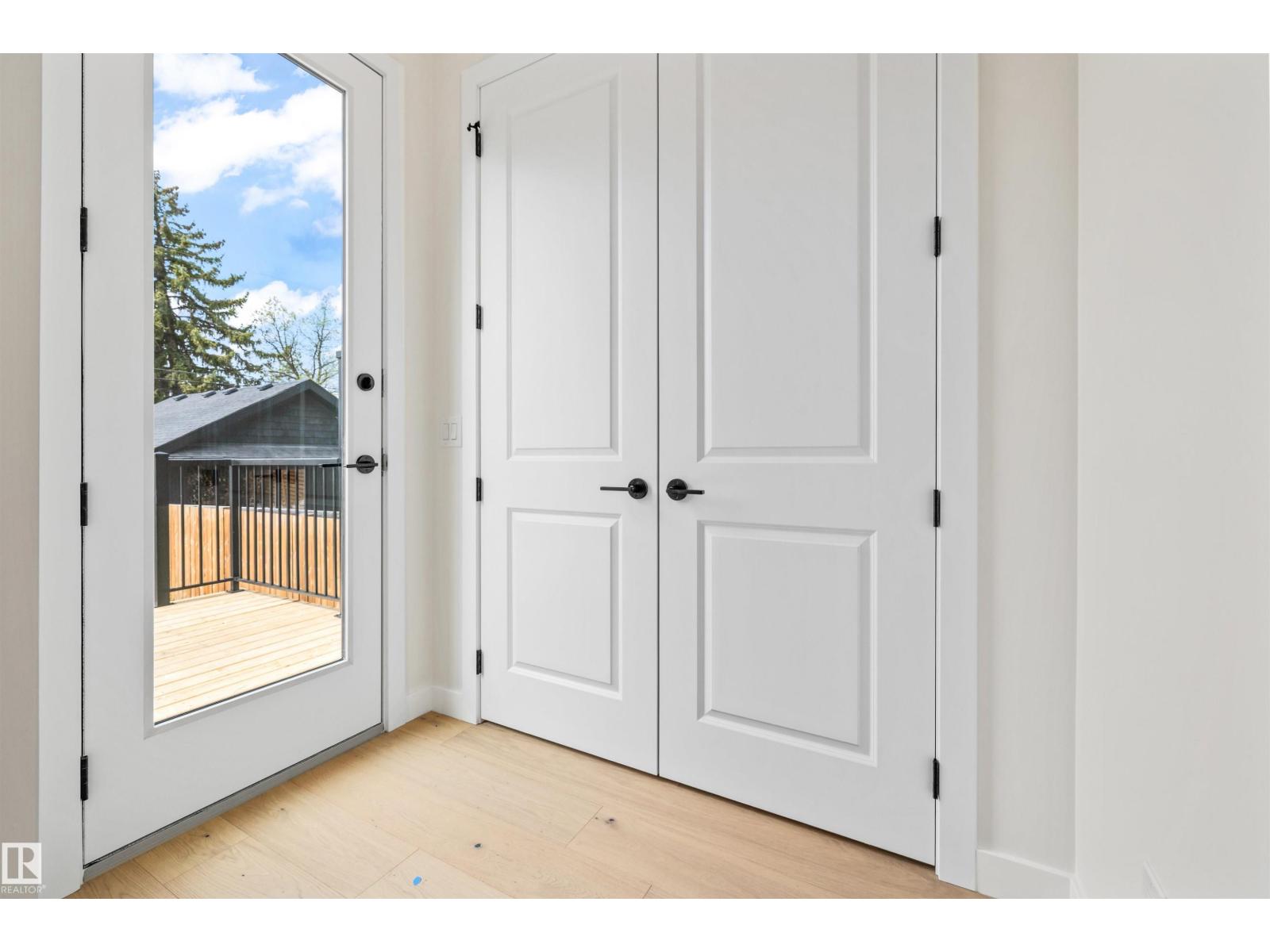 10932 & 10934 132 ST NW - 48