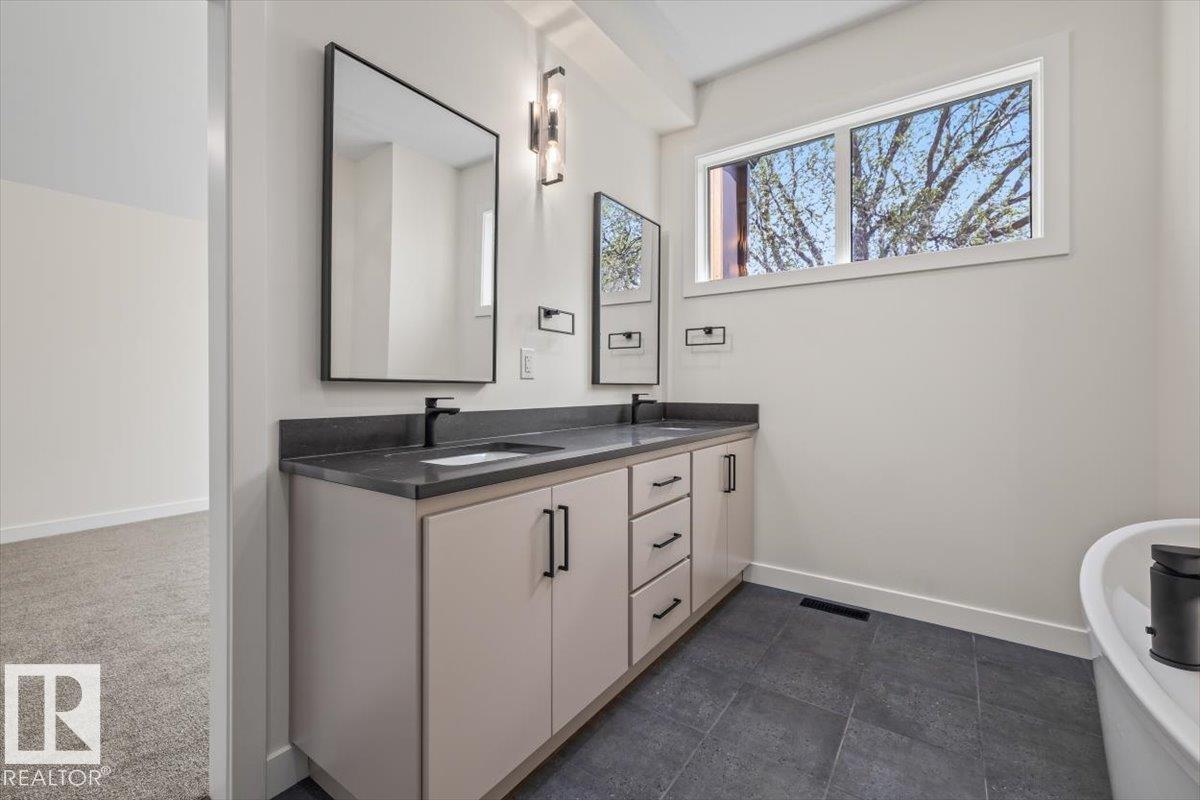 10932 & 10934 132 ST NW - 22