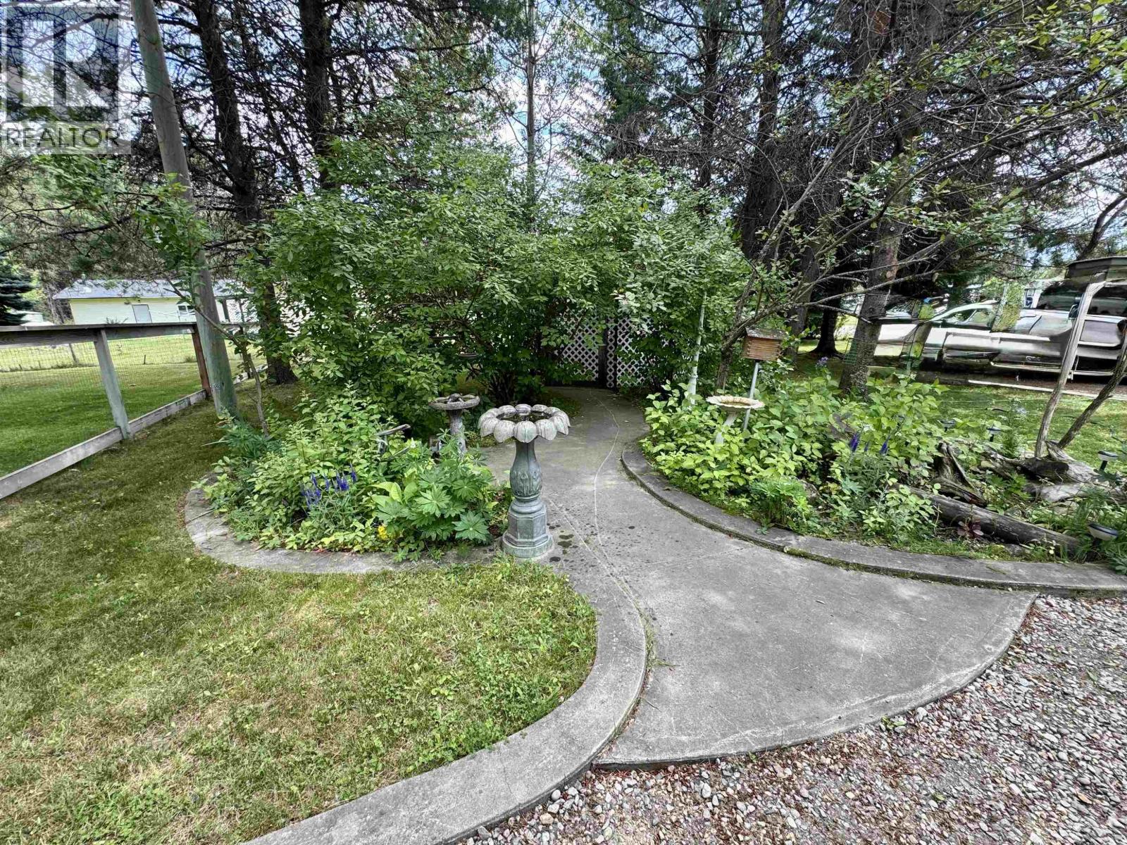 830 BEAVEN CRESCENT - 27
