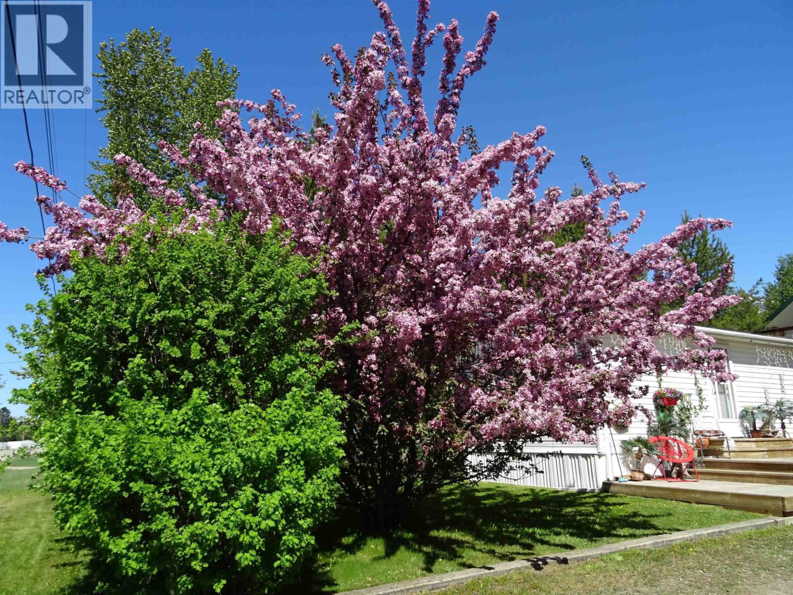 830 BEAVEN CRESCENT - 28