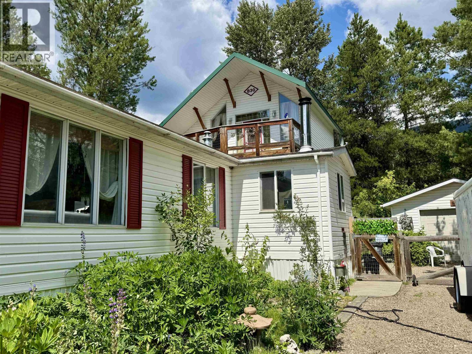 830 BEAVEN CRESCENT - 2