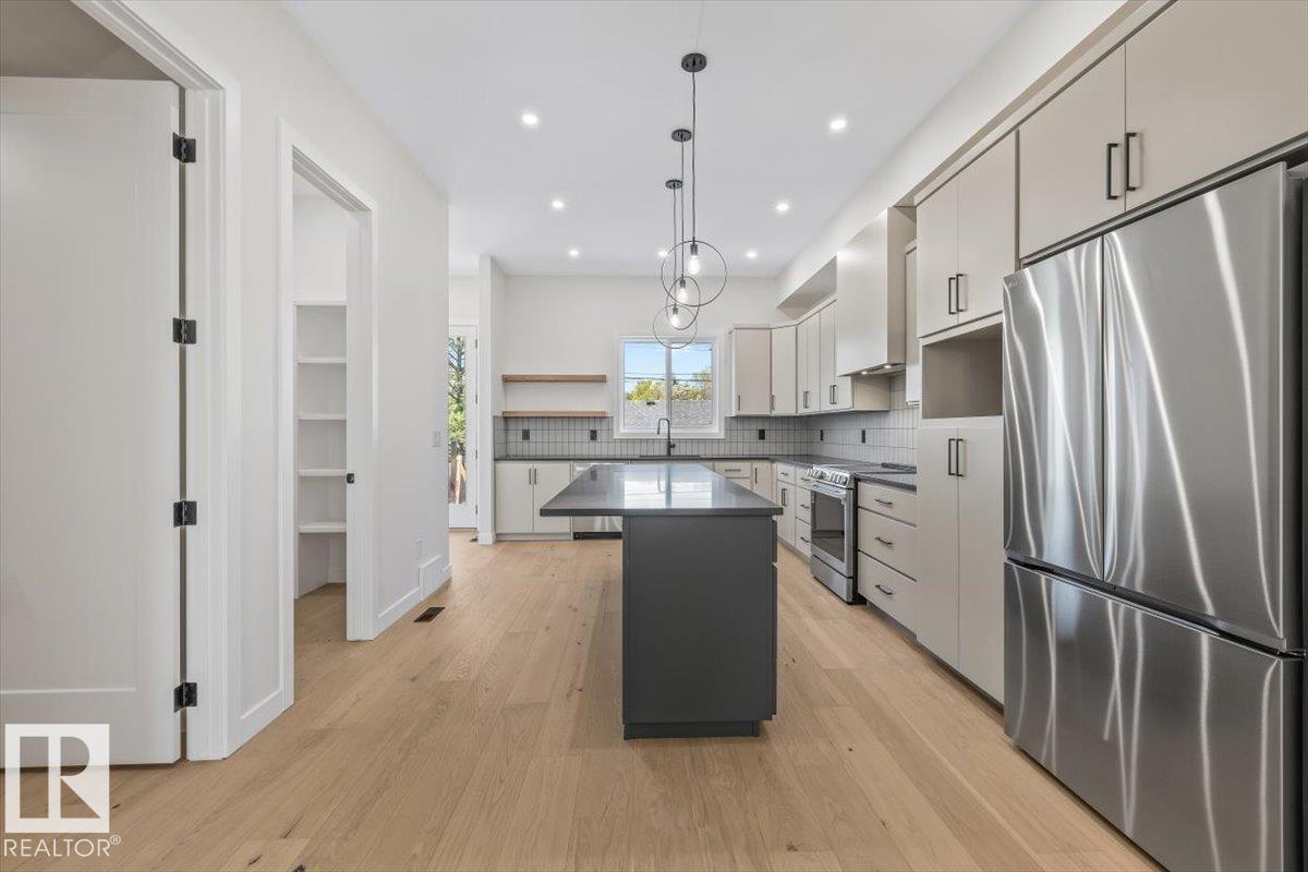 10932 132 ST NW - 12
