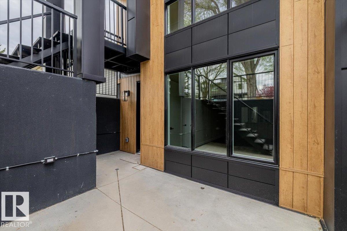 10932 132 ST NW - 44