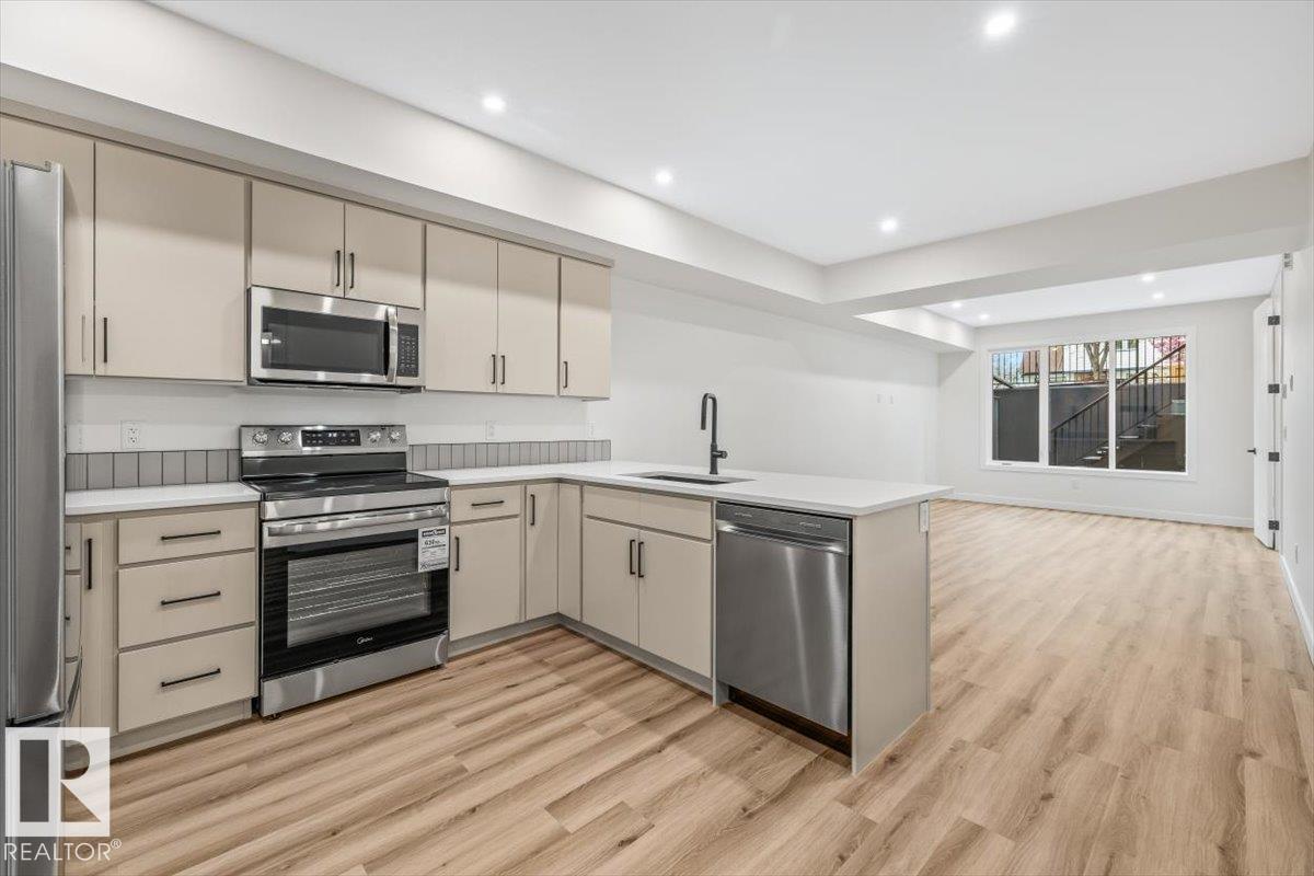 10932 132 ST NW - 54
