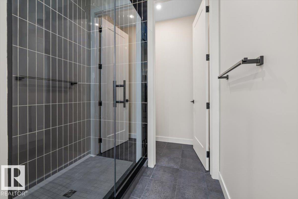 10932 132 ST NW - 31