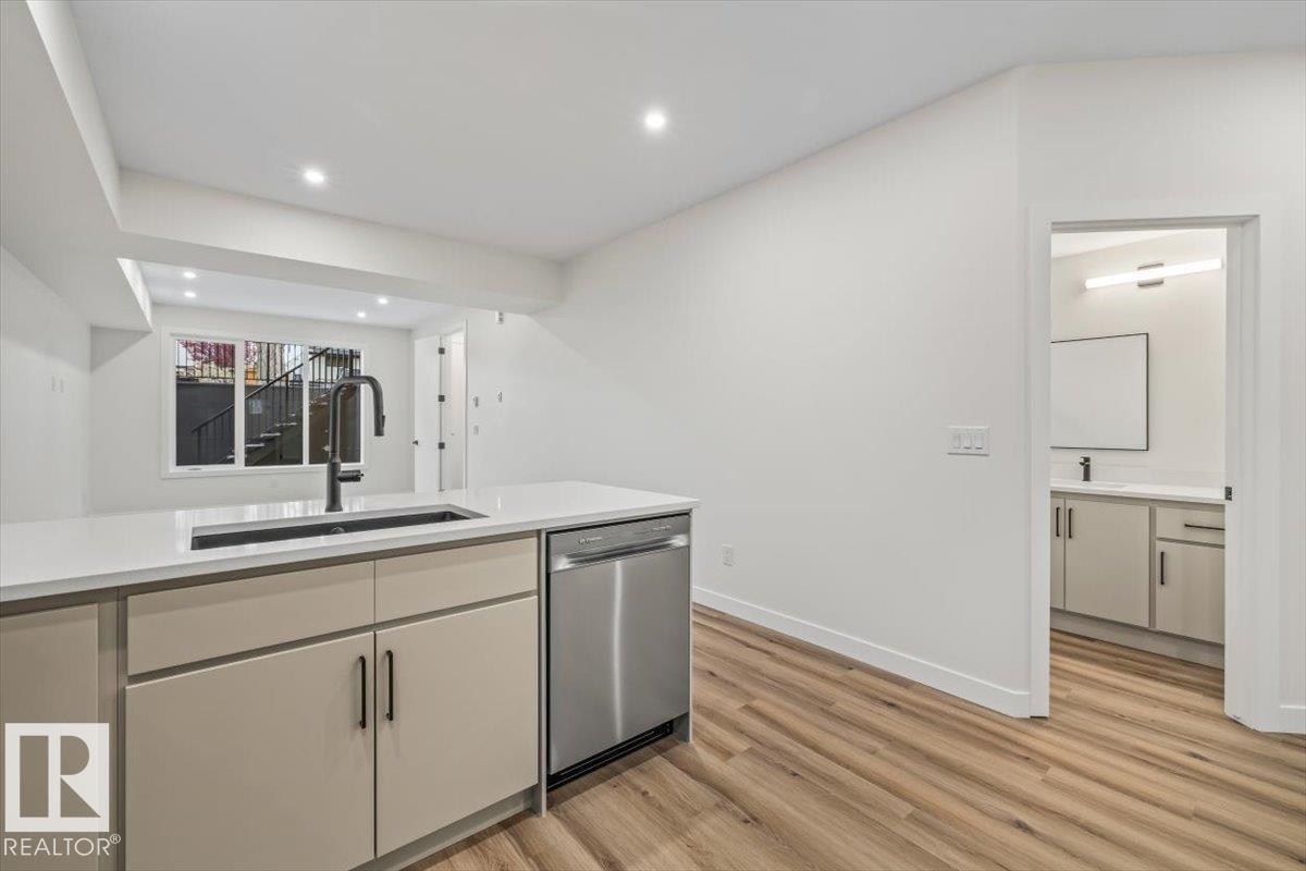 10932 132 ST NW - 55