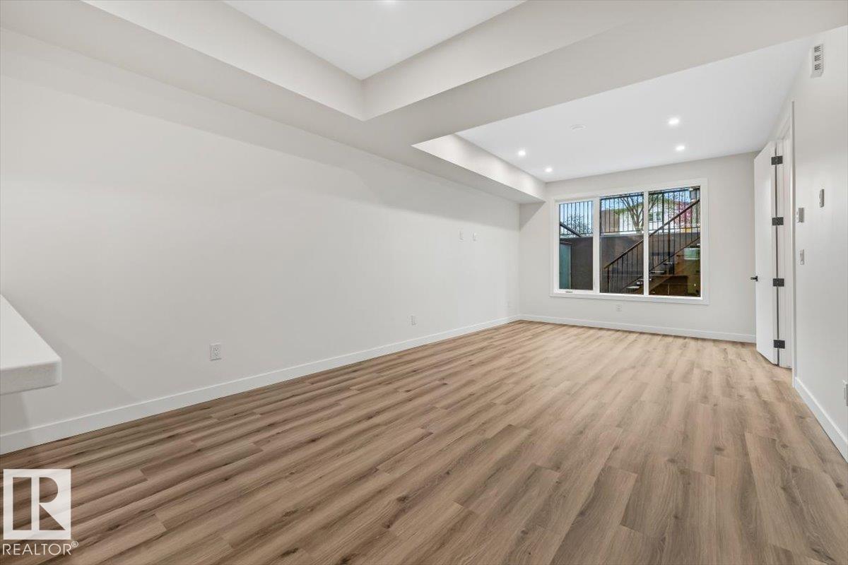 10932 132 ST NW - 48