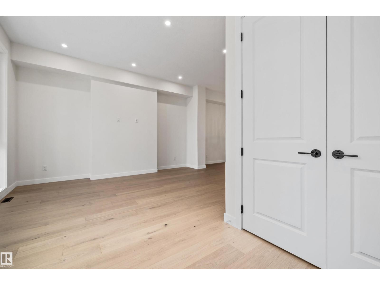 10934 132 ST NW - 6