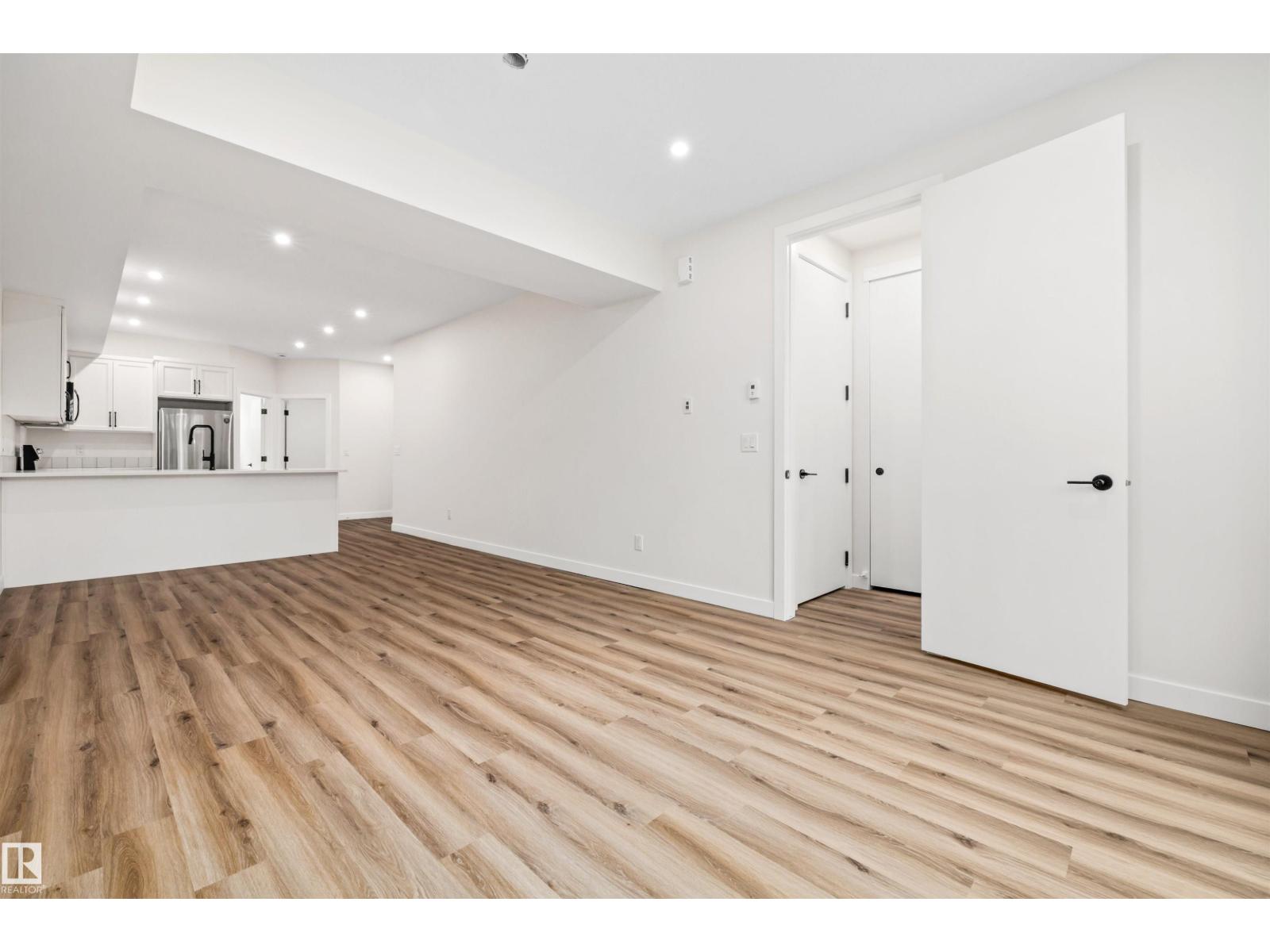 10934 132 ST NW - 49