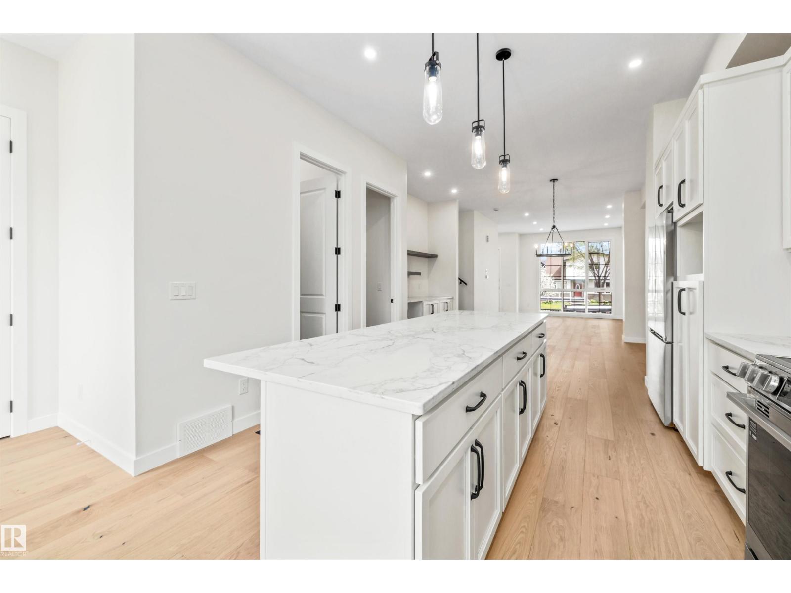 10934 132 ST NW - 19