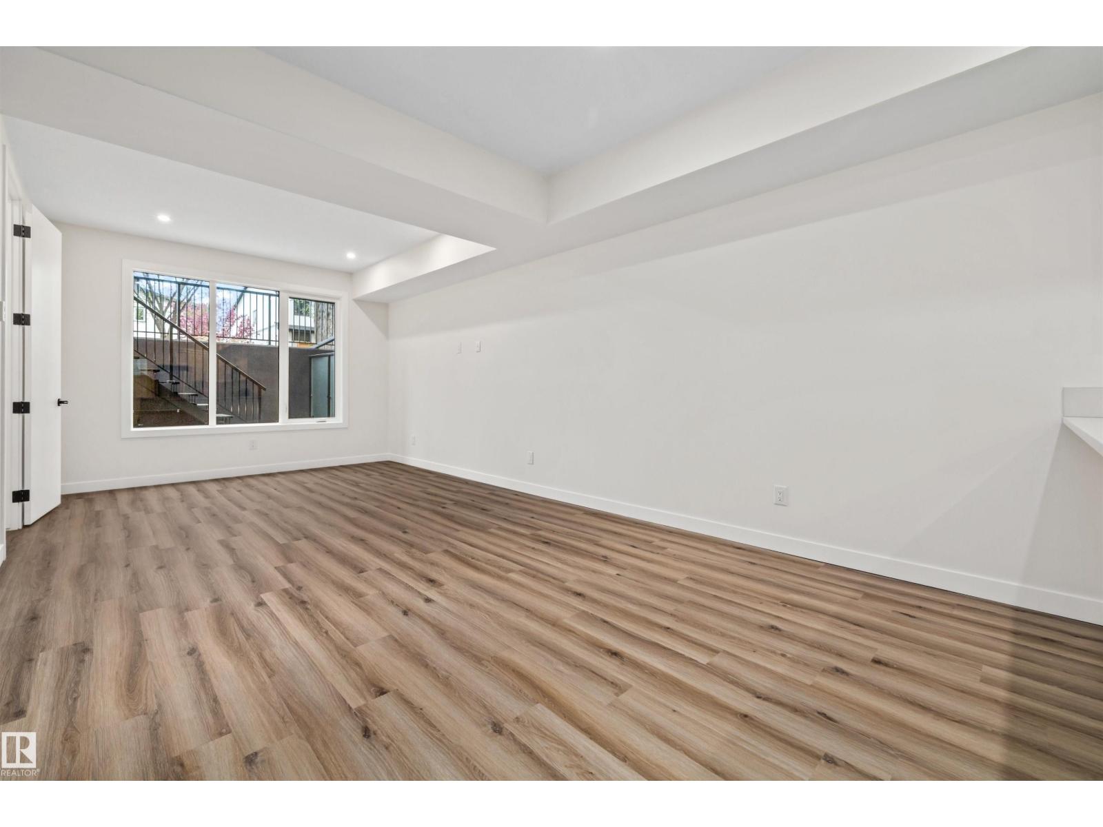10934 132 ST NW - 47