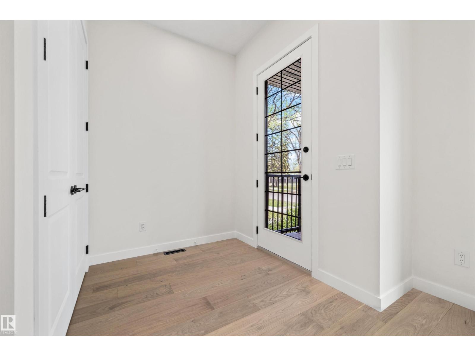 10934 132 ST NW - 5