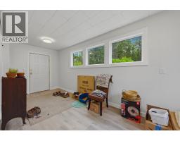 Primary Bedroom - 1394 6 Highway, Cherryville, BC V0E2G1 Photo 13