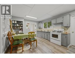 1394 6 Highway, Cherryville, BC V0E2G1 Photo 18
