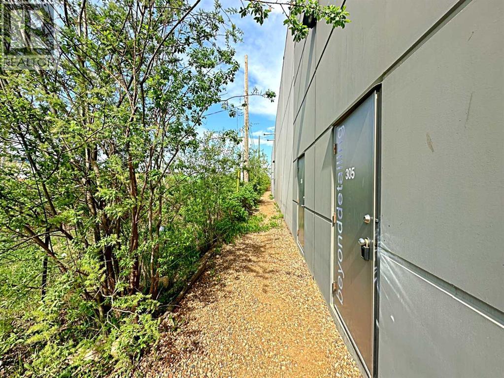 400 MacKenzie Boulevard, Fort McMurray