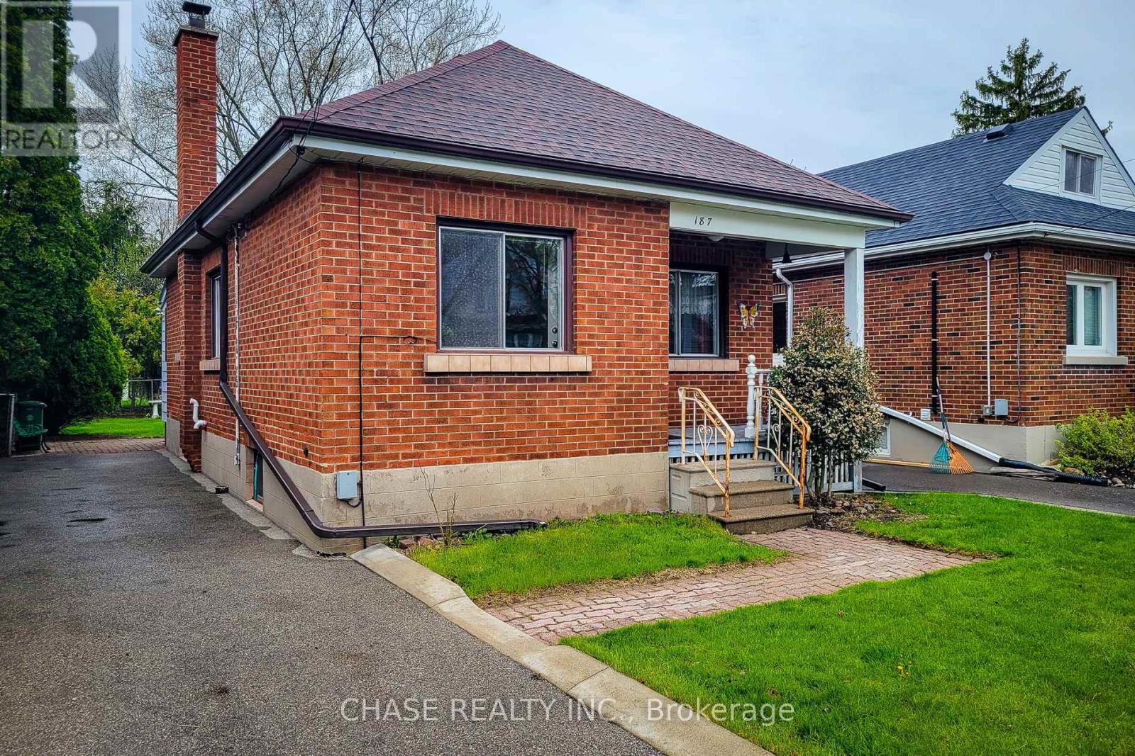 187 PARADISE ROAD N - 1