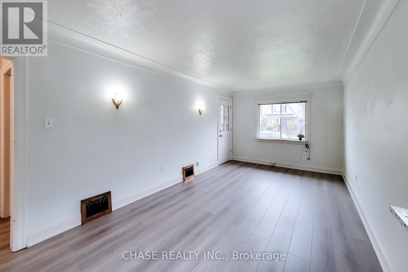 187 PARADISE ROAD N - 14