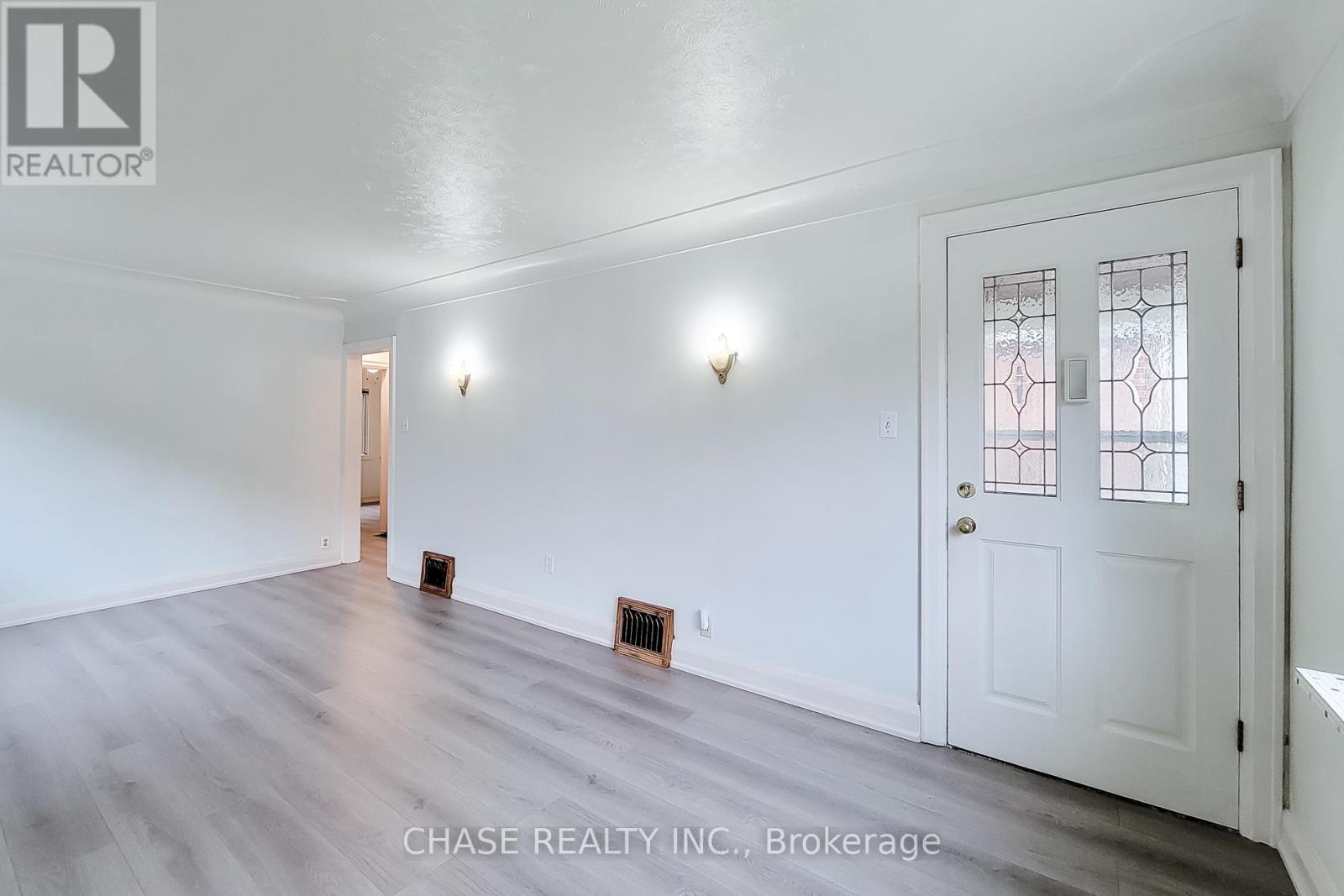 187 PARADISE ROAD N - 17