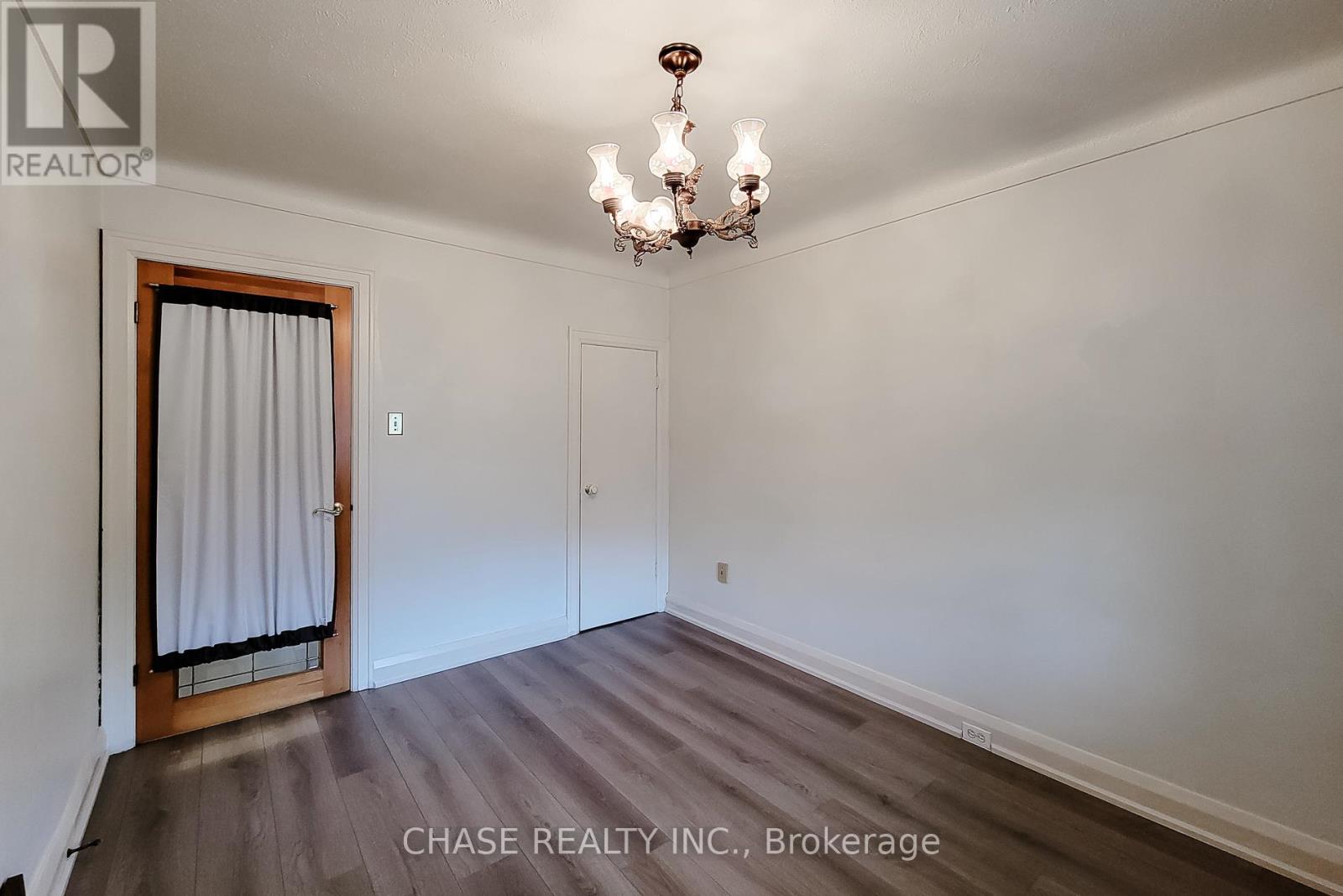 187 PARADISE ROAD N - 23