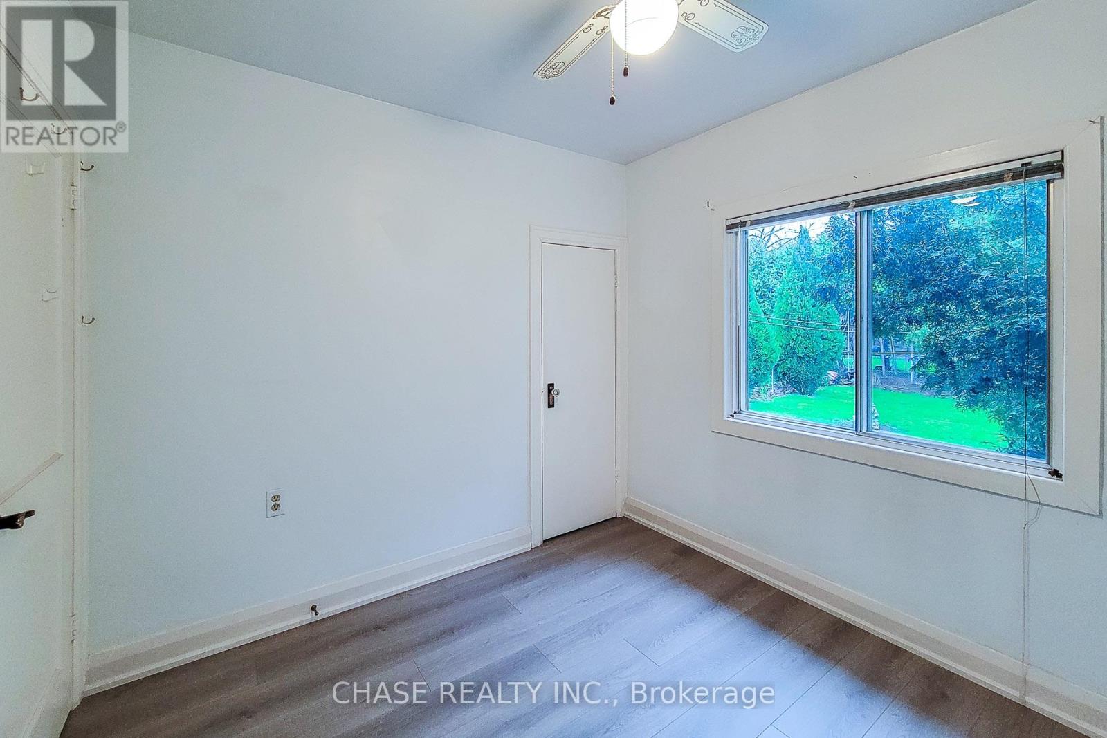 187 PARADISE ROAD N - 28
