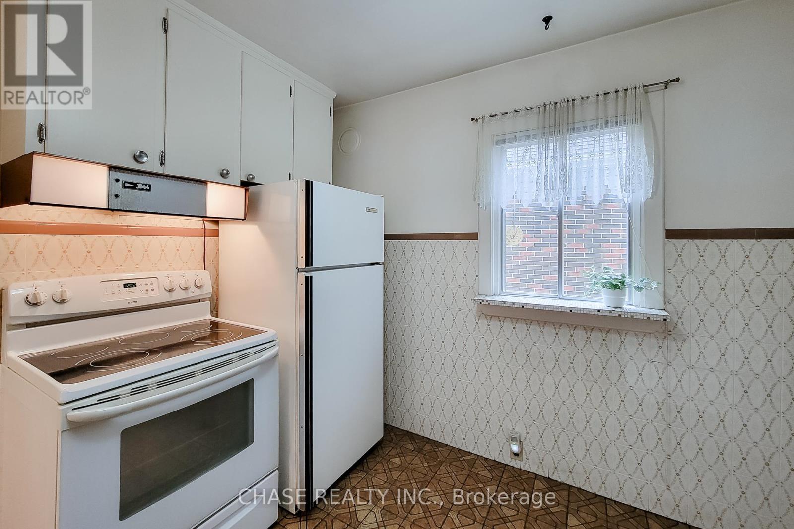 187 PARADISE ROAD N - 32