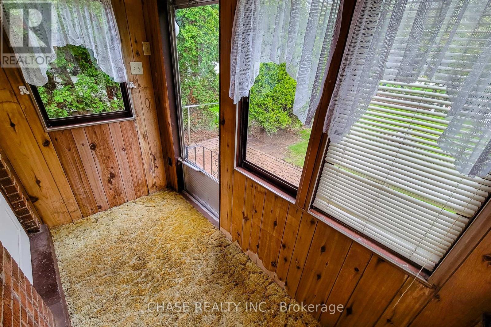 187 PARADISE ROAD N - 38