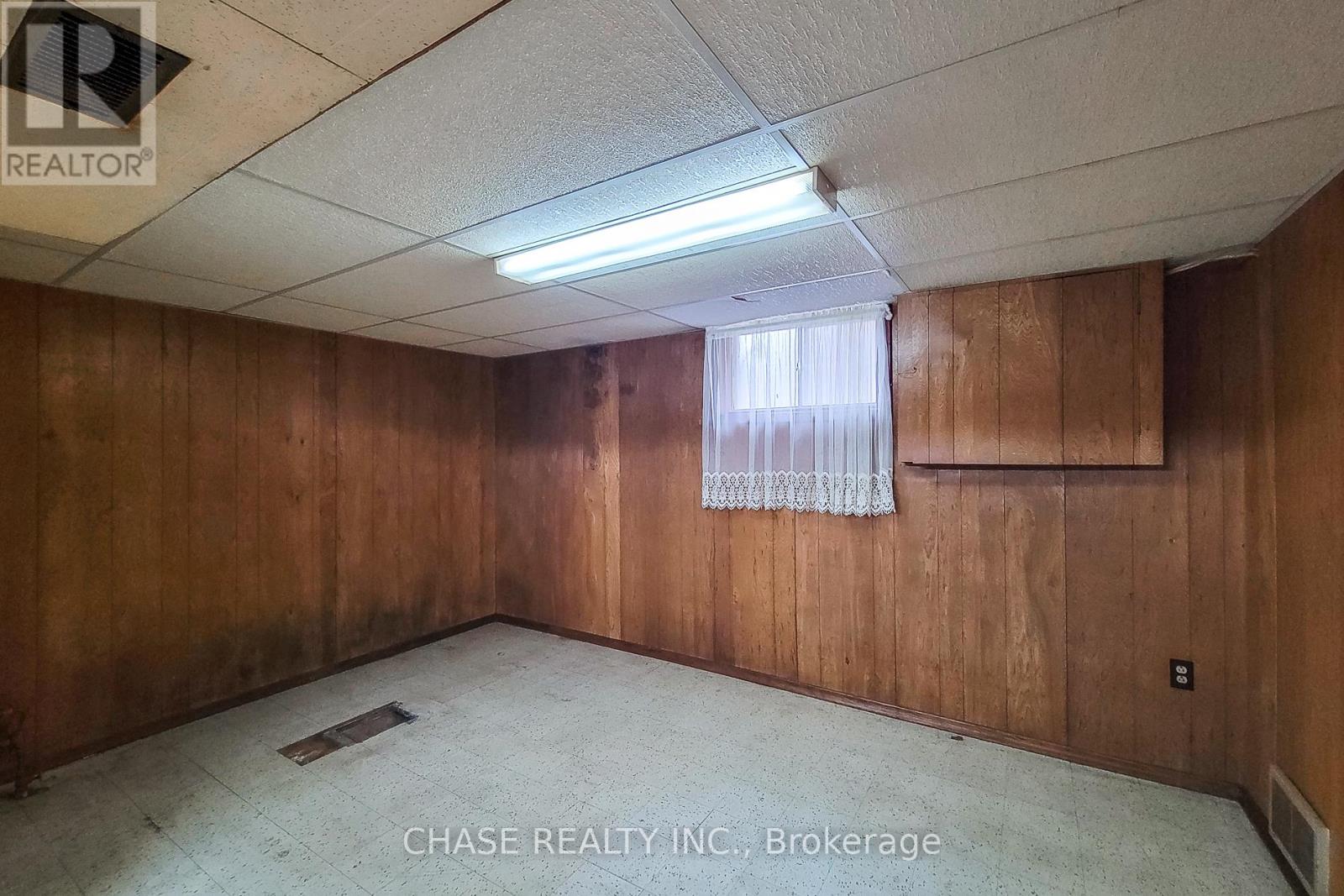 187 PARADISE ROAD N - 47