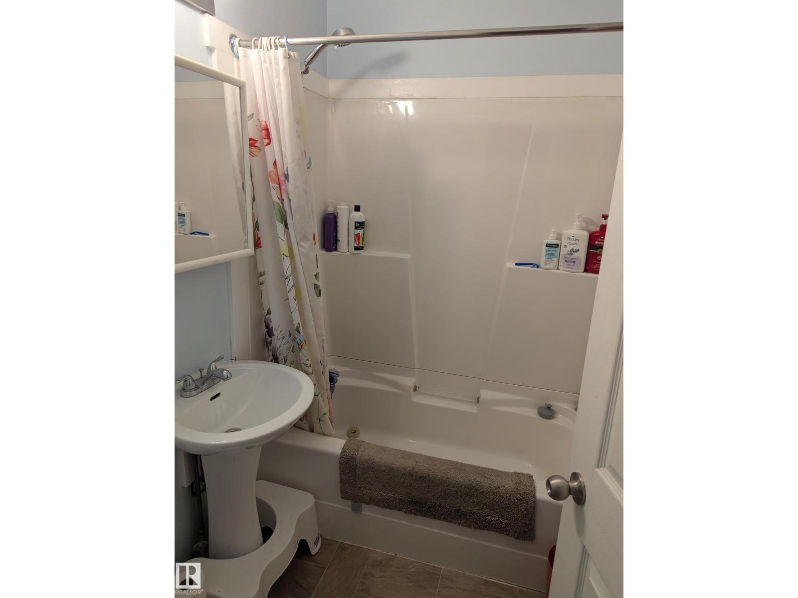 10650 76 AV NW - 11