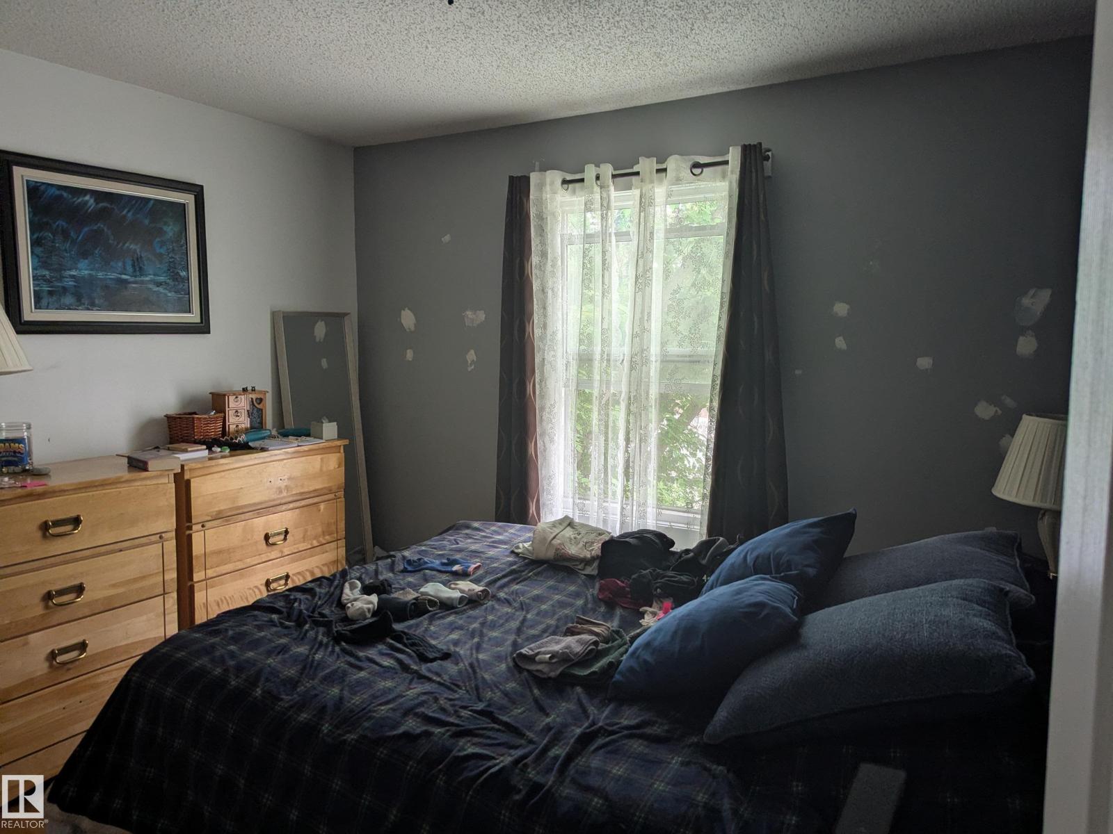 10650 76 AV NW - 12
