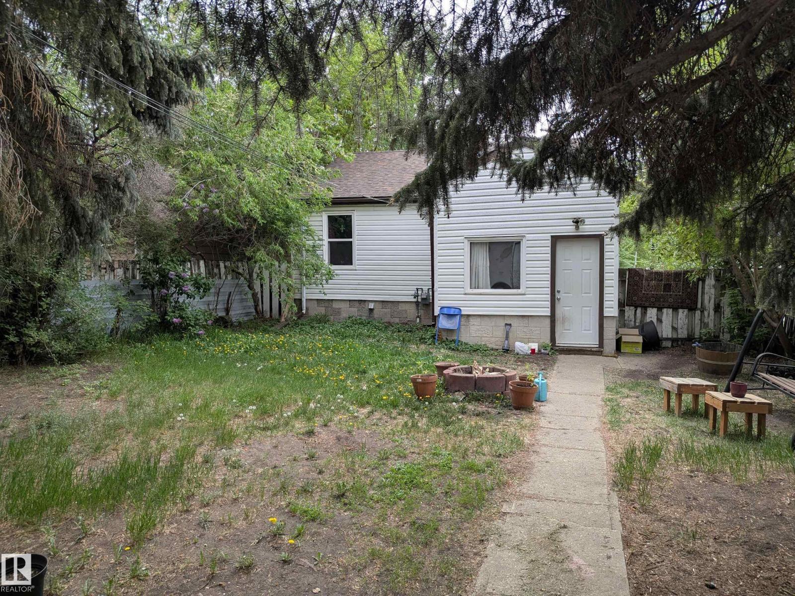 10650 76 AV NW - 2