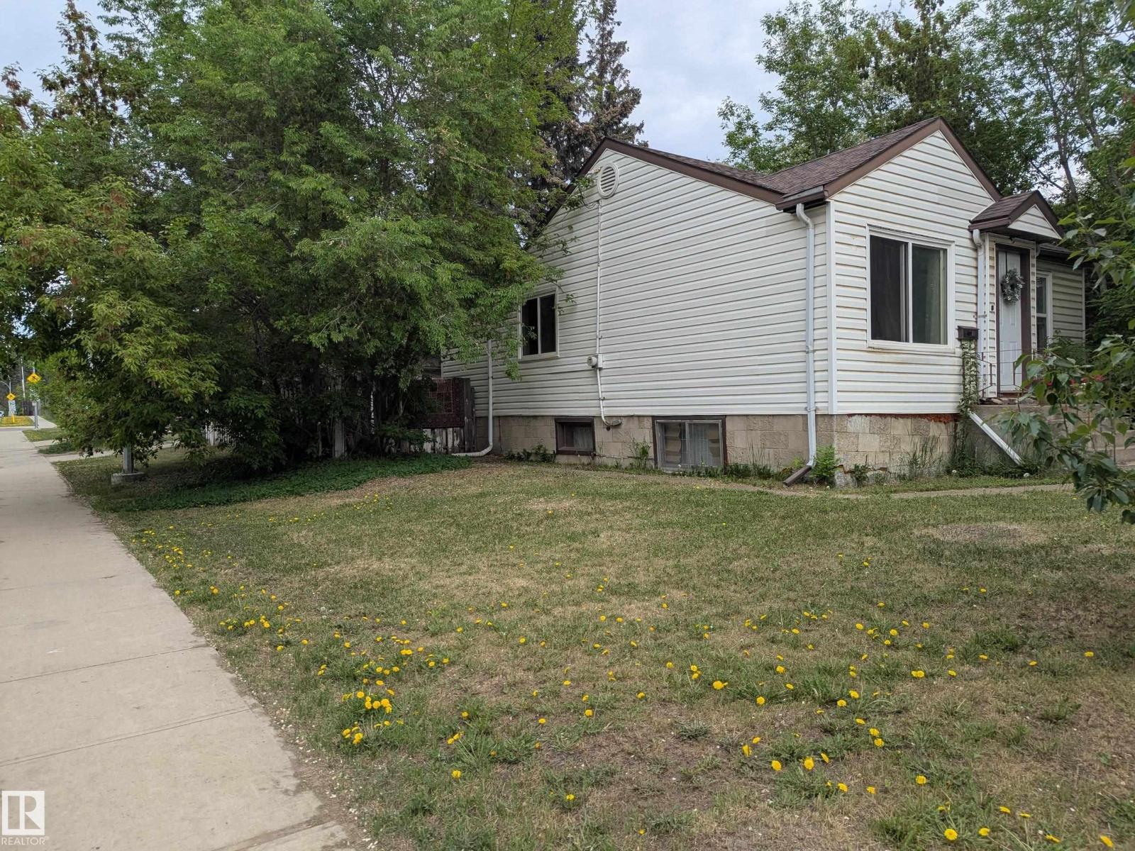 10650 76 AV NW - 3