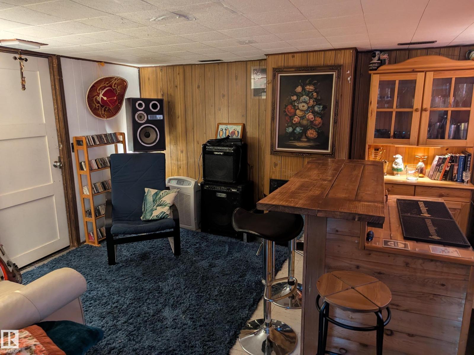 10650 76 AV NW - 7