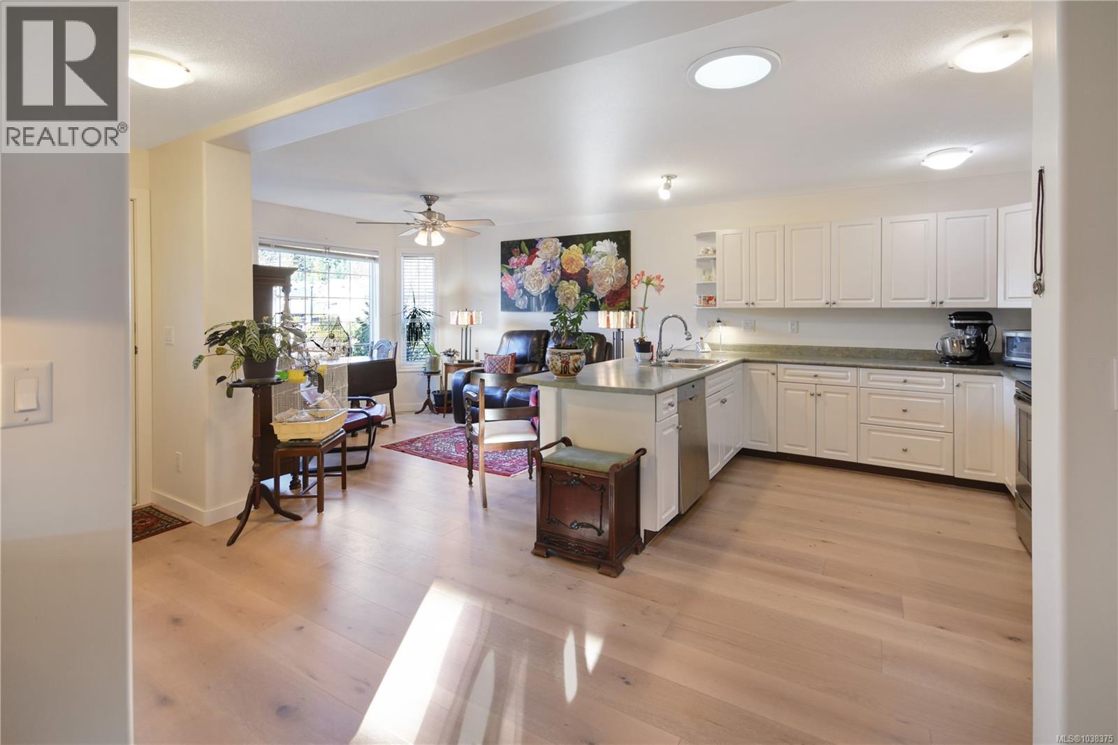 3838 Mimosa Dr - 4