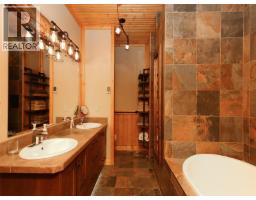 3032 Ourtoland Road, West Kelowna, BC V1Z2H8 Photo 34
